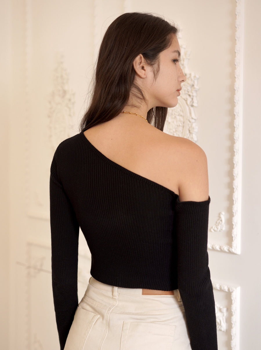 Women's Black Off-Shoulder Sweater｜Azuriera